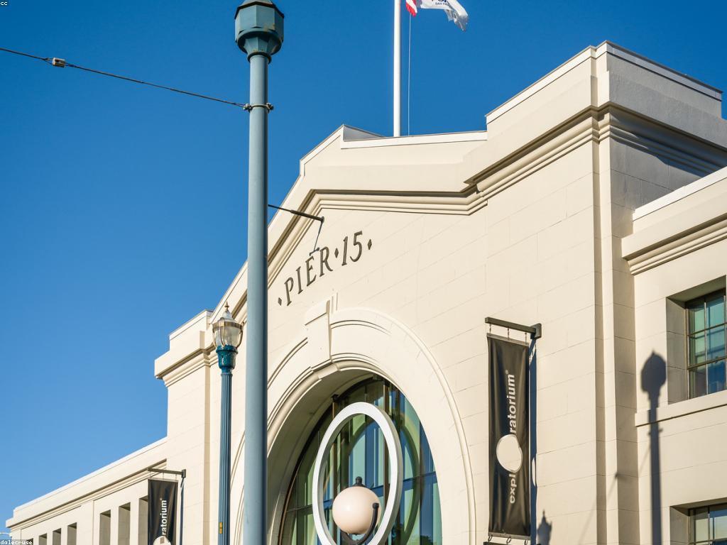 ការរីកចម្រើនបច្ចេកវិទ្យា៖ សេចក្តីណែនាំលើសំណួរនៅក្នុងសង្គមសព្វថ្ងៃ